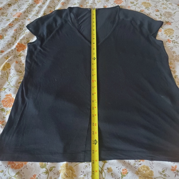 Banana Republic Black V Neck Oversized shirt W/ Sheer Short Sleeves Size S Basic - Picture 10 of 10